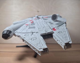 Star Wars Millenum falcon 3d printed display model