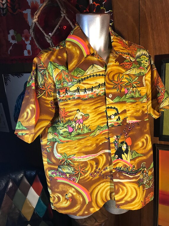 1970s Novelty Print Vintage Mens Hawaiian Shirt 70