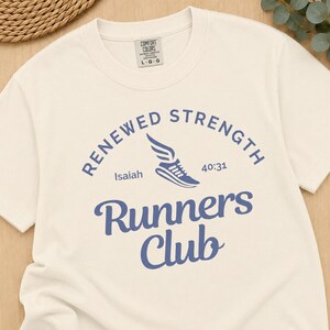 Renewed Stärke Runners Club T-Shirt | Christliches Laufendes T-Shirt, Komfortfarben Elfenbein