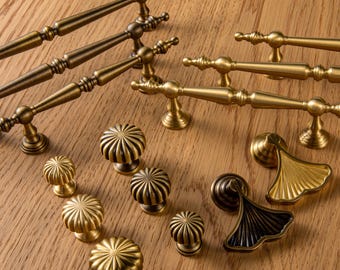 Antike Messingschrankgriffe / beunruhigte Goldstreifenmessing-Schubladenknäufe / Schubladenknäufe / Schrankgriffe / Küchenknäufe / Wohndeko