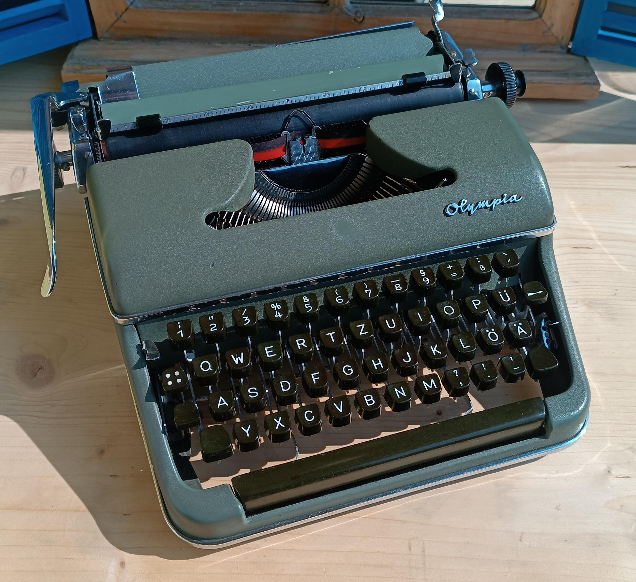 MACCHINA DA SCRIVERE Olivetti editor 4 EUR 70,00 - IT