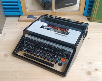 OLIVETTI LETTERA 32 タイプライター、オリジナルのティールカラーが