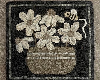 Primitive Rug Hooking Pattern - Daisies in May
