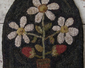Primitive Rug Hooking Pattern-Strawberry Basket