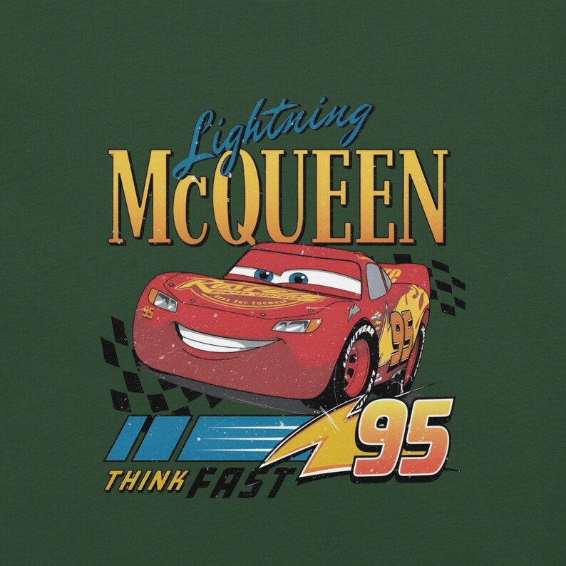 Camiseta unisex Lightning McQueen frente & hombro, Cars Radiator Springs Tee, Rusteze Disney vacaciones familia Forest