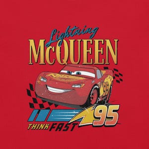 Camiseta unisex Lightning McQueen frente & hombro, Cars Radiator Springs Tee, Rusteze Disney vacaciones familia Rojo