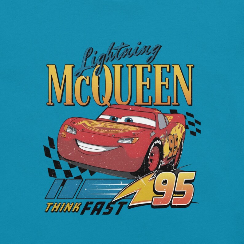Camiseta unisex Lightning McQueen frente & hombro, Cars Radiator Springs Tee, Rusteze Disney vacaciones familia imagen 11