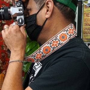 Cork And Orange Flowers Camera Strap, Made of Vintage 70s Fabric, Recycled Seatbelt and Vegan Cork Leather image 7