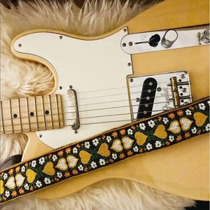 Wonderland Hearts 70s Guitar Strap, Vintage Weave, Bronze Hardware, Cork Vegan Leather Ends, Recycled Seatbelt Backing imagem 10