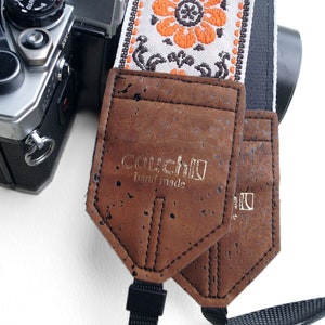 Cork And Orange Flowers Camera Strap, Made of Vintage 70s Fabric, Recycled Seatbelt and Vegan Cork Leather image 3