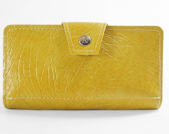 Portfel damski Vintage Texture Mustard, ręcznie wykonany z żółtej skóry wegańskiej z lat 70.