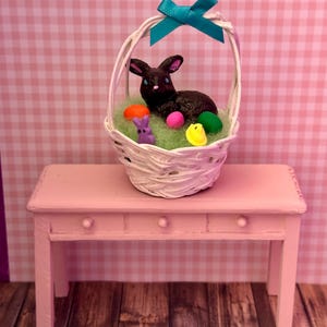 Dollhouse Miniatures Easter Bunny Basket 1:12 Scale