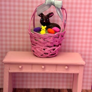 Dollhouse Miniatures Easter Bunny Basket 1:12 Scale