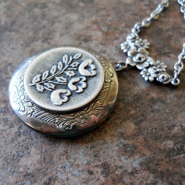 Poppy Garden  Silver  Locket Exclusively by Enchanted Lockets, Mother's Day Locket