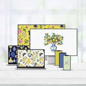 Puede incluir: Varios dispositivos electrónicos, incluyendo portátiles, un monitor de escritorio y smartphones, muestran diversos patrones florales y botánicos. Las pantallas exhiben diseños con limones, mariposas y jarrones, sobre fondos amarillos, azules y blancos.