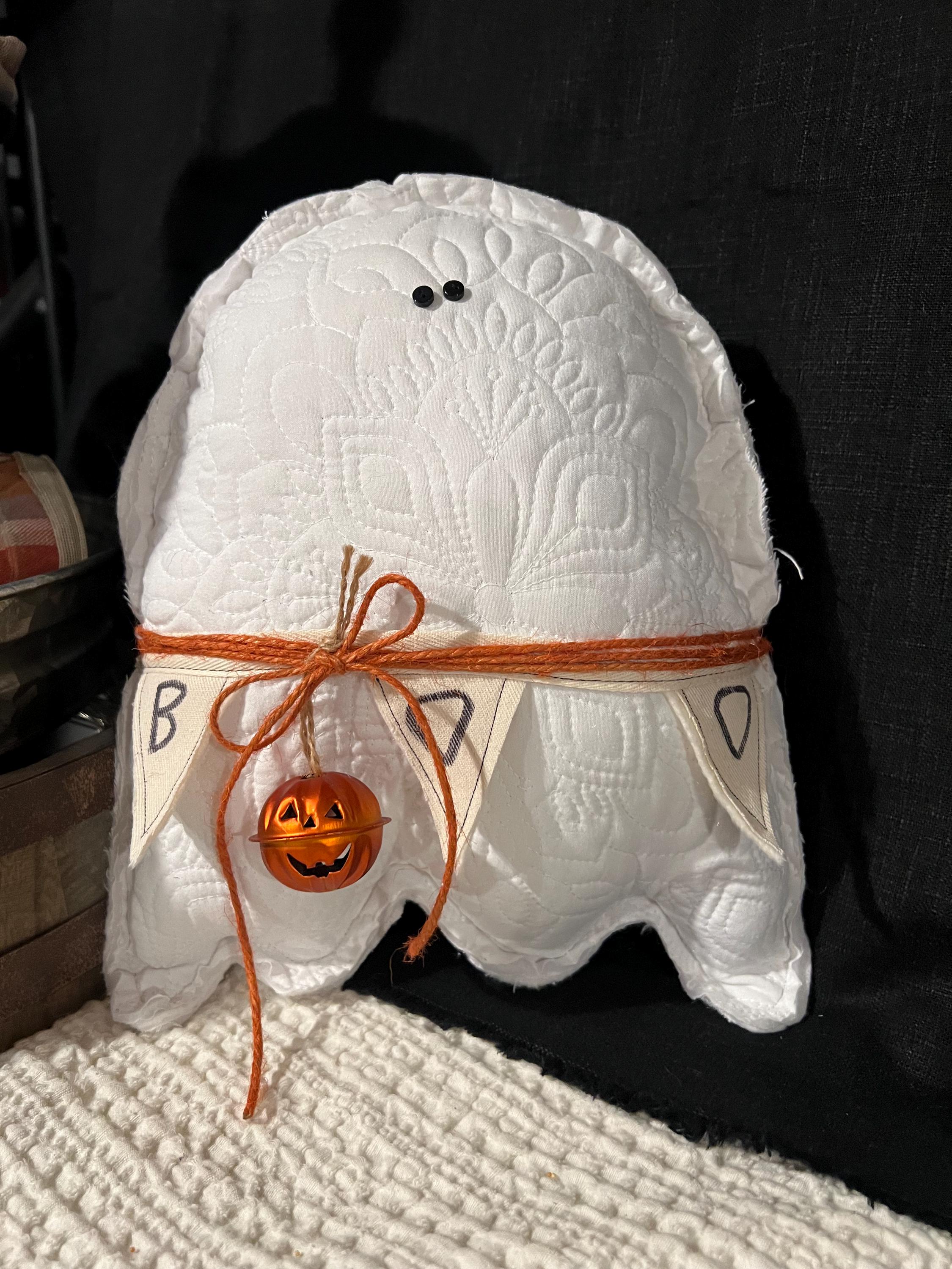 Boo ghost pillow, ghost decor, fall decor, autumn decor, Halloween decor, Halloween