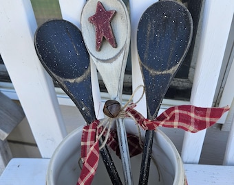 Rustic wooden spoons, set of 3, white and black