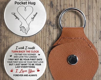 Ficha de bolsillo "Ojalá pudiera dar marcha atrás al reloj", llavero personalizado con juramento de meñique y "Te amo por siempre y para siempre", con estuche.