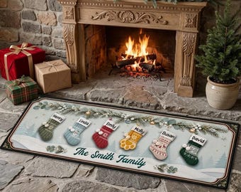 Gepersonaliseerde kerstsokken loper voor het hele gezin, vloermat met eigen naam voor de feestdagen, winterse decoratie voor de hal, welkomstmat