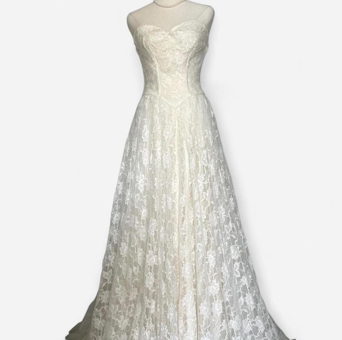 True Vintage 1950s cream lace and tulle wedding dress