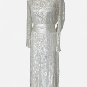 Impeccable vintage 1970s lace wedding dress