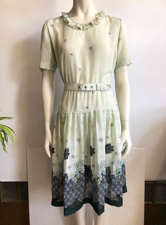 Pale Green Floral Dress (M) - image 3