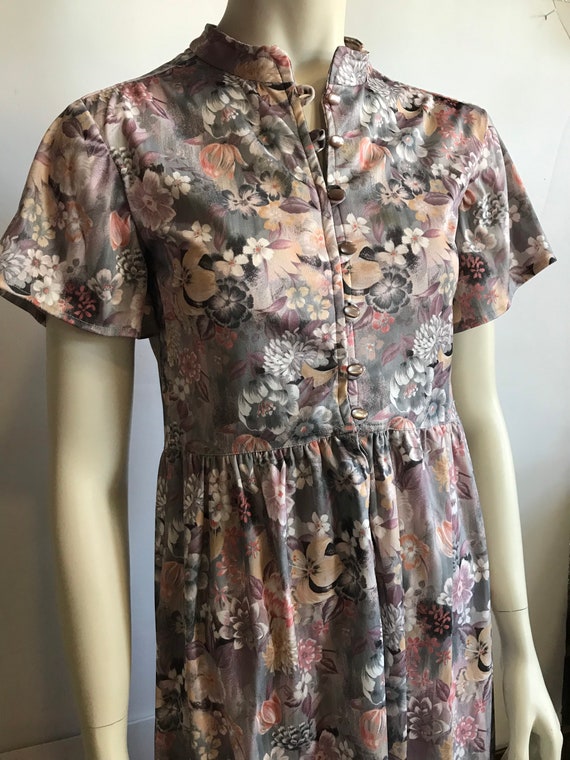 Mauve and Gray Floral Dress Size Medium - image 4