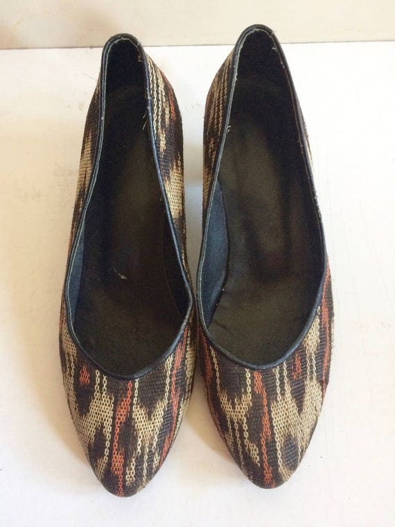 Vintage 80s Ikat Pumps - image 2