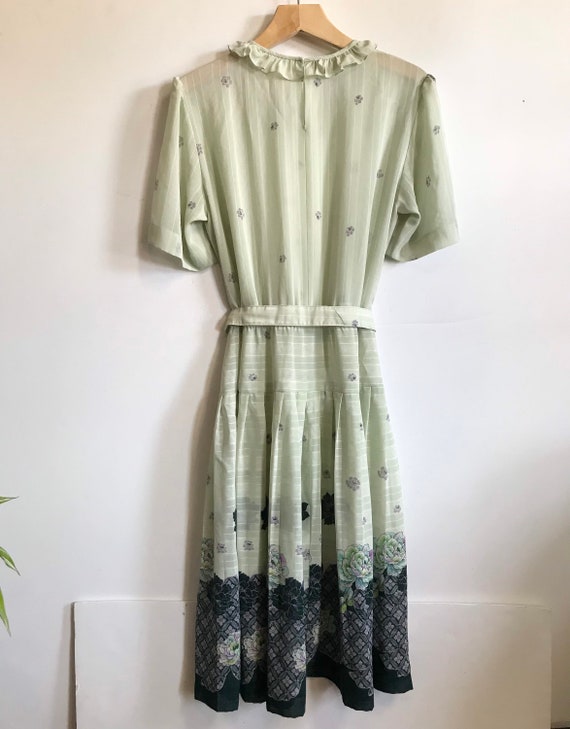 Pale Green Floral Dress (M) - image 5