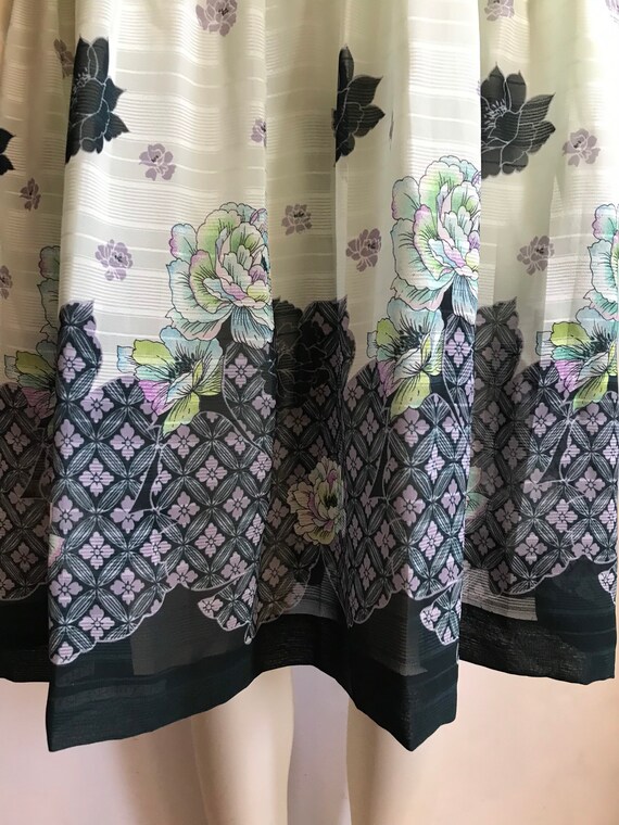 Pale Green Floral Dress (M) - image 6