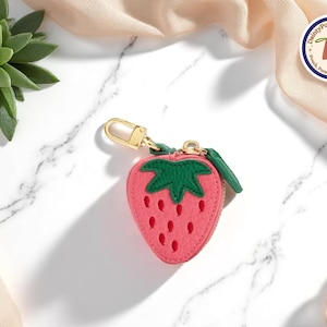 Porte-monnaie en cuir PU en forme de fraise | Mini pochette portefeuille fruit | Charm de sac porte-clés mignon | Petit accessoire cadeau pour fille