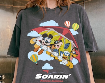 Schwebend über Amerika Micky und Freunde Shirt Disney Fahrt Epcot Center Shirt Disneyland Familie 2026 Reise 250-jähriges Jubiläum US Disney Tee