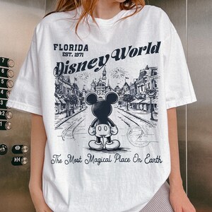 Puede incluir: Un juego de tres tazas de cer&aacute;mica con un acabado mate moteado. Las tazas son de color crema, gris claro y gris oscuro. Cada taza tiene un dise&ntilde;o simple y minimalista, ideal para caf&eacute; o t&eacute;.