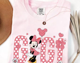 Camisa Disneyworld Comfort Colors Gigi, Camisa Disney Gigi Minnie, Camisa Minnie Mouse para la nueva abuela, Viaje familiar a Disney 2026