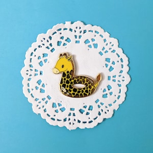 Summer Vibin&#39; Floatie : Giraffe Enamel Pin