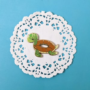 Summer Vibin&#39; Floatie : Turtle Enamel Pin