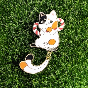 Bakeneko - Dangle Tail Enamel Pin