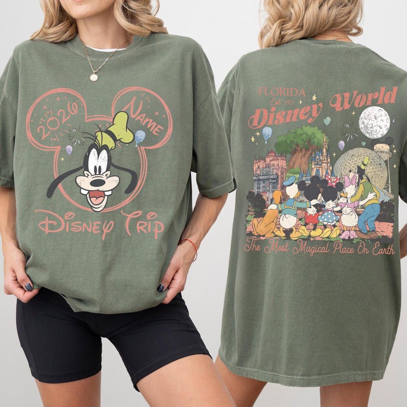 Benutzerdefinierter Name Disney World 2026 Shirt, doppelseitiges Disney-Familienreise-T-Shirt, personalisieren Florida Disney Trip Outfit, der magischste Ort der Welt Bild 4