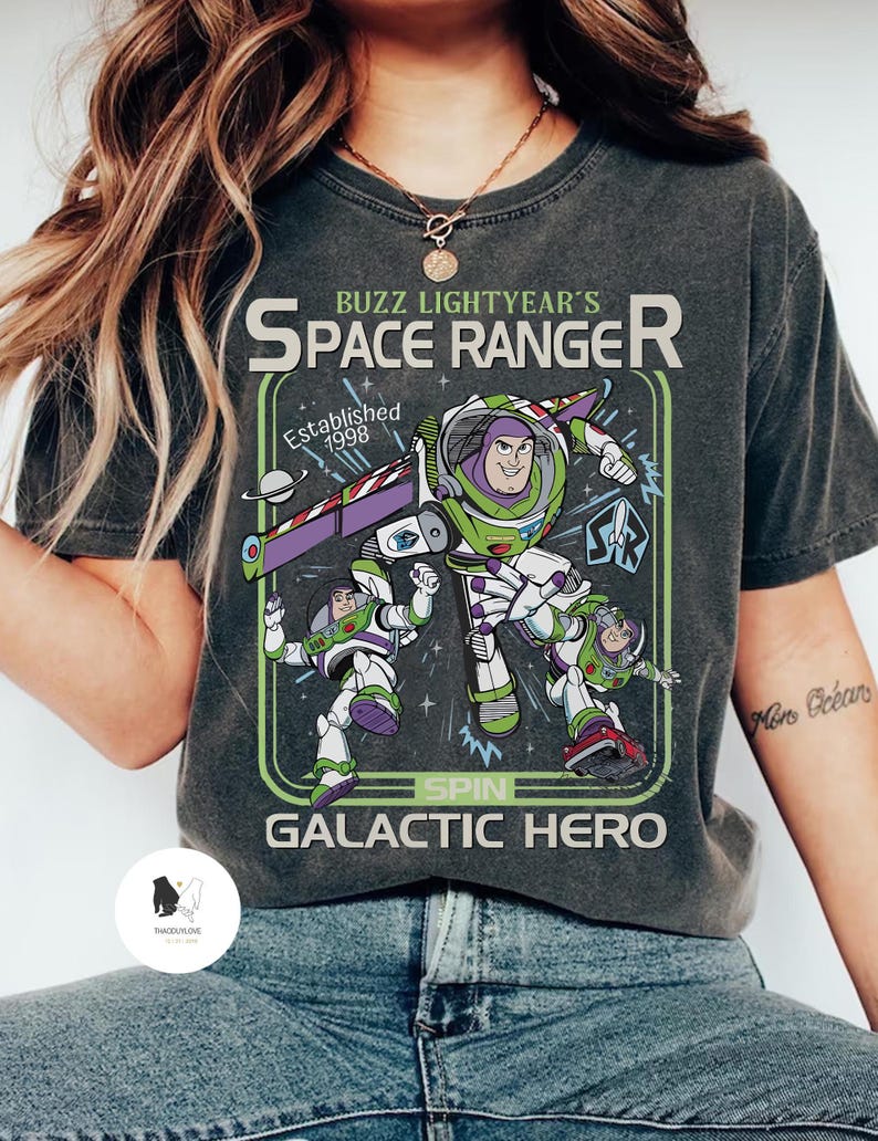 Camiseta vintage de Buzz Lightyear, guardián espacial, camiseta retro de héroe galáctico de los 90, camiseta de la película de juguetes de 1998, ropa clásica de Space Ranger Spin imagen 3