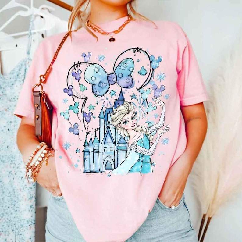 Watercolor Elsa Frozen Shirt, Princess Elsa Magical Castle Tee, Aesthetic Mickey Bow Balloons Top, Winter Wonderland Disney Princess Shirt imagem 1