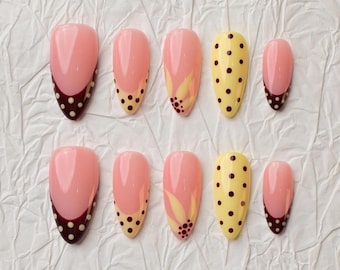 Brown Press On Nails, Coquette Gel Nails, Polka Dot Fake Nails, Retro French Tip Nails, Cute Summer Nails, Flower Handmade Glue On Nail