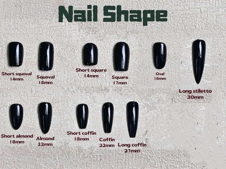 Op de afbeelding: Een visuele gids voor nagelvormen, met zwarte nagel tips in verschillende stijlen. Inclusief Short squoval, Squoval, Short square (14mm), Square (17mm), Oval (18mm), Long stiletto (30mm), Short almond (18mm), Almond (22mm), Short coffin (18mm), Coffin (22mm) en Long coffin (27mm).
