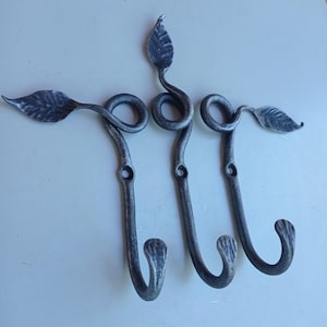 Iron Hook Forged Hand Forged Home Garden Decor Wrought Iron Hooks Wall Mounted Vintage Style Forged Hardware Unique Rustic Decorative Hooks
