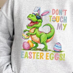 Fassen Sie meine Ostereier nicht an PNG, Dinosaurier Osterhase Png, Ostern Dinosaurier Png, Retro Ostern Png, T Rex Jungen Mädchen Kinder-Shirt Design