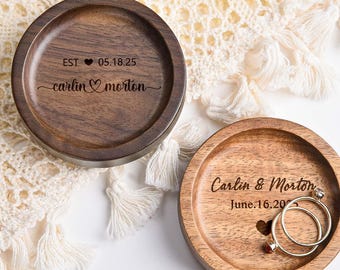 Personalisierte Holzringschale, Benutzerdefinierte Runde Holzringschale, Verlobungsringhalter, Hochzeitsgeschenk für paar, Runde Schmuckschale
