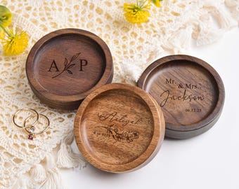Personalisierte Holzringschale, Benutzerdefinierte Runde Holzringschale, Verlobungsringhalter, Hochzeitsgeschenk für paar, Runde Schmuckschale