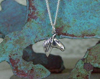 Collar con colgante de cabeza de caballo en plata de ley - Joyería ecuestre