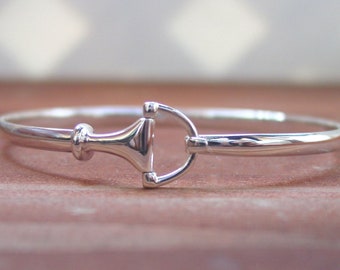 Pulsera ecuestre de plata de ley: joyería con bocado de filete