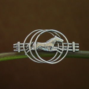 Galopperend paard sterlingzilveren sieraden ruiterspeld - sterlingzilveren speld - paardensieraden - ruitercadeaus - paardbroche
