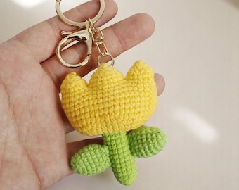 チューリップのキーホルダーかぎ針編みパターン、ミニフラワーかぎ針